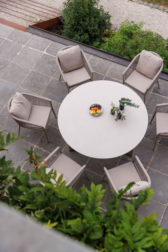 Andalucia tuinset met ronde tuintafel in beige aluminium