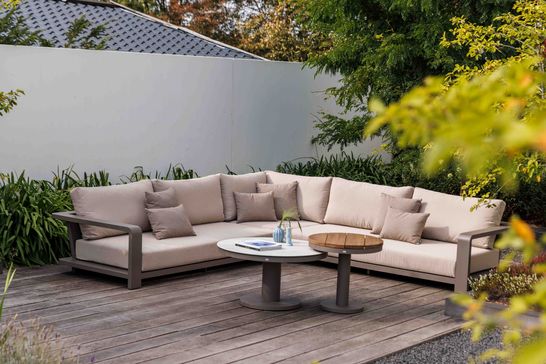 Everest loungeset in taupe aluminium met sand all-weather bouclé kussens