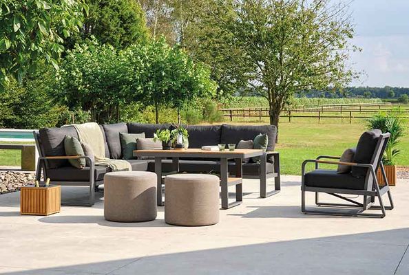 Montana loungeset met lava aluminium frame en teakhouten details