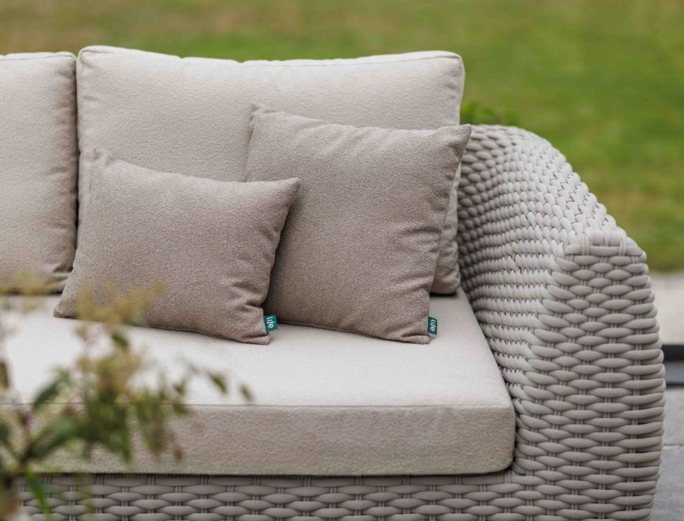 Mont Blanc loungeset beige wicker