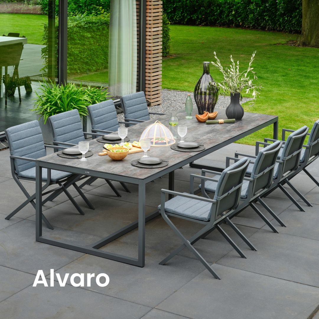 Alvaro dining table