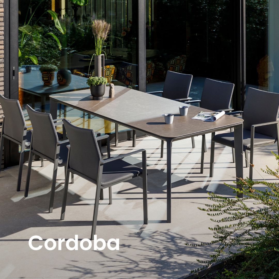 Cordoba dining table