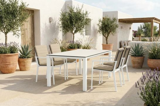 Ibiza tuinstijl met Concept tuintafel en Soho tuinstoelen