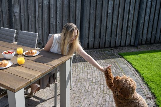 Outdoor Living Story concept dining tafel en stoelen