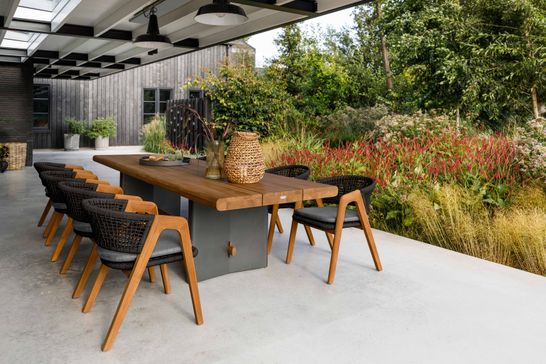 Fitz Roy tuintafel met Fitz Roy stoelen in robuust teakhout